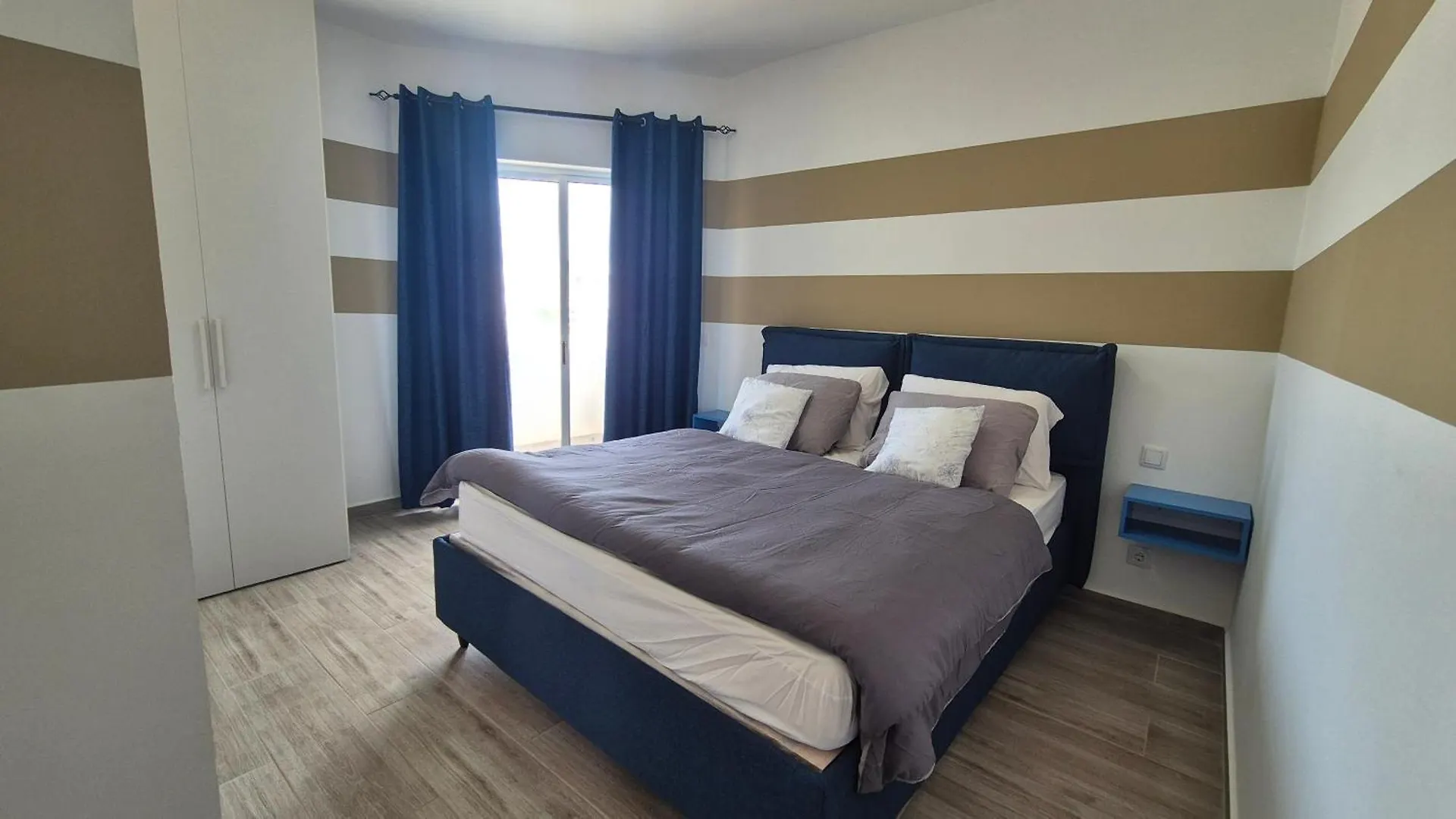 Apartment Casazul location